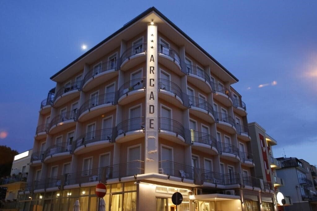 Готель Hotel Arcade 3*