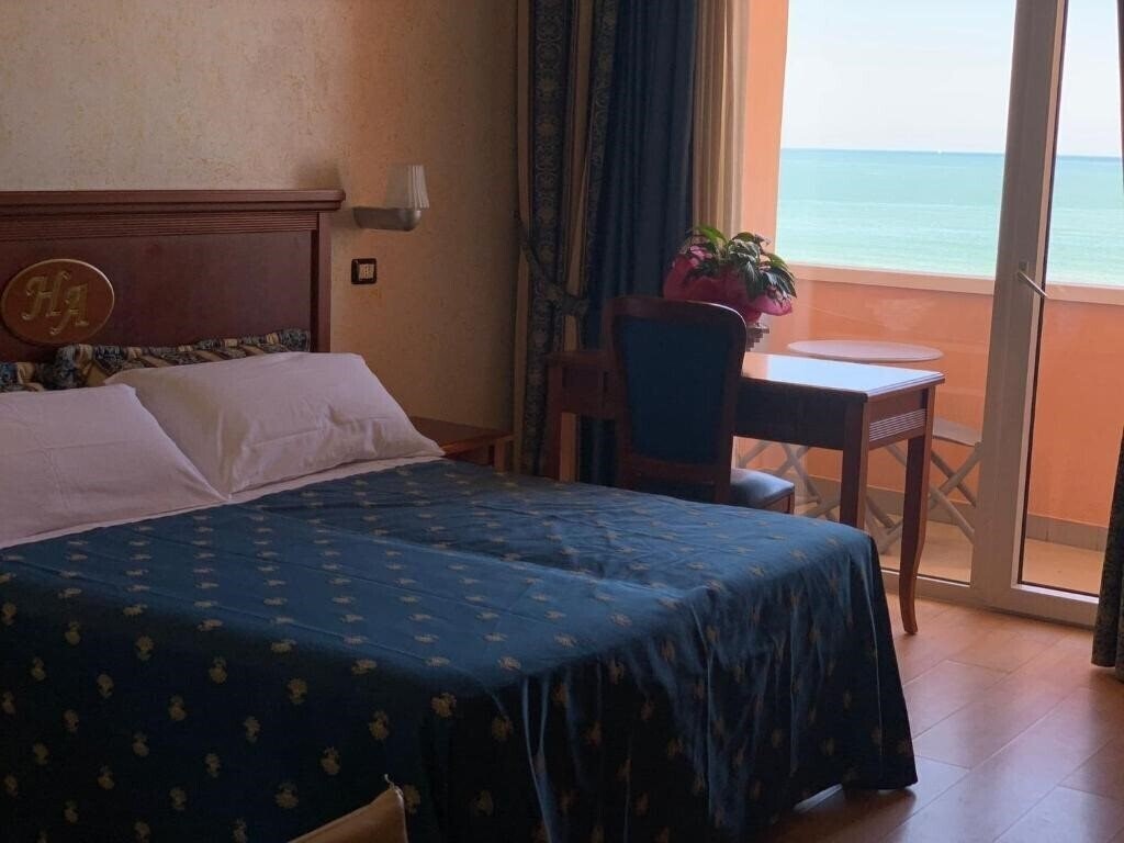 Зображення Alexander Hotel 3*