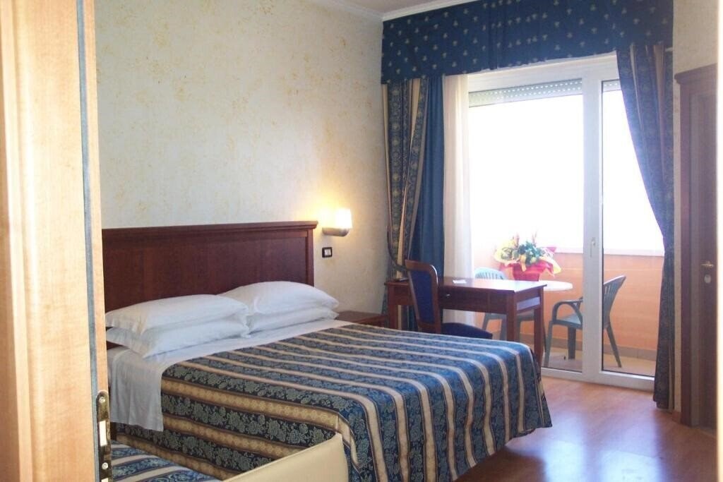Картинка Alexander Hotel 3*