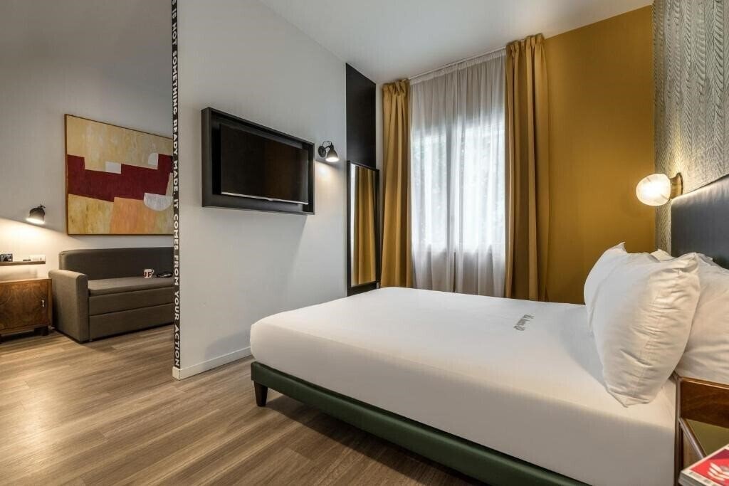 Готель Up Hotel 3*