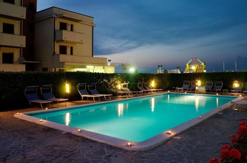 Фотографія Hotel Life 4*