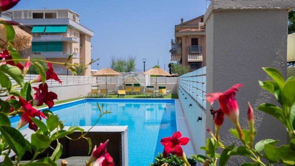 Готель Hotel Anthisa 3*