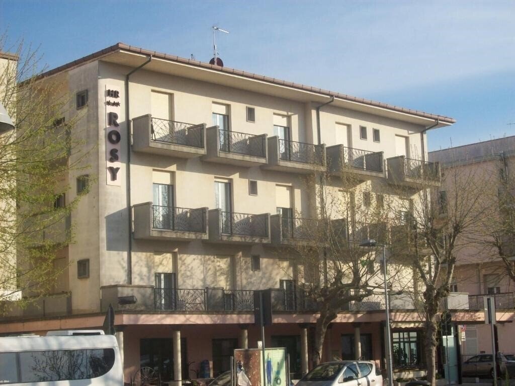 Отель Rosy Hotel 2*