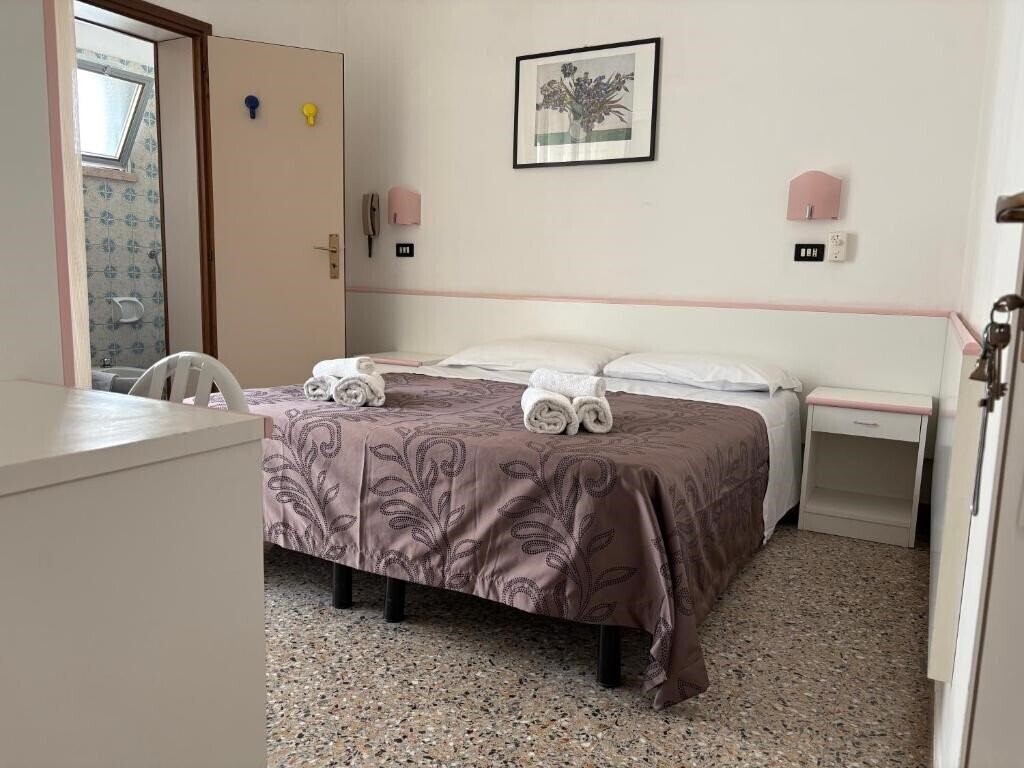 Фото Rosy Hotel 2*