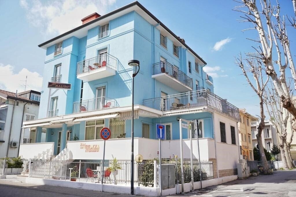 Отель Malibu 2*