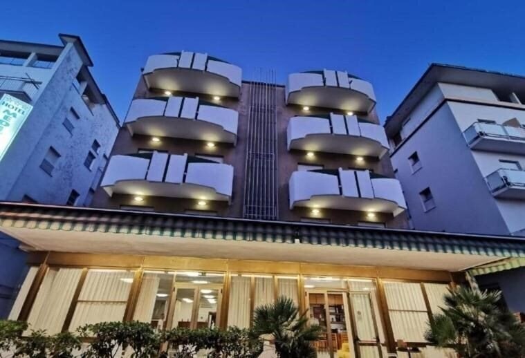Готель Hotel Mediterraneo Rimini 3*