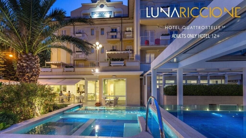 Отель Luna Riccione Aqua SPA 4*