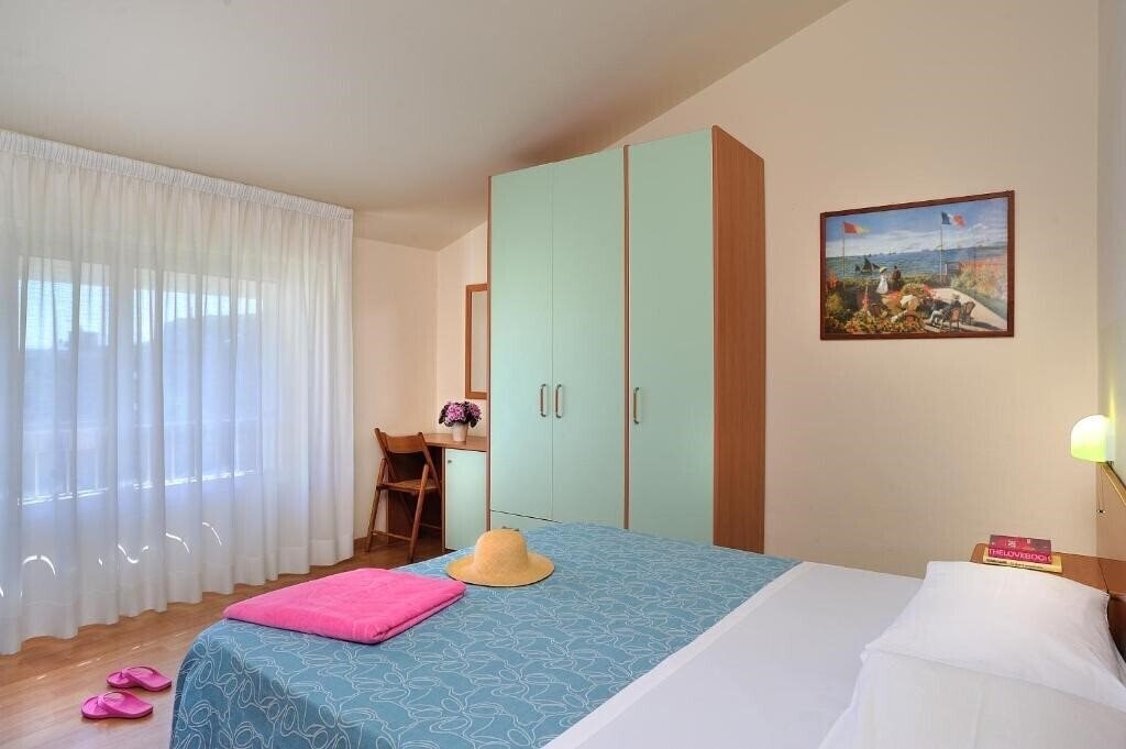 Фото Capri Hotel Rimini 2*
