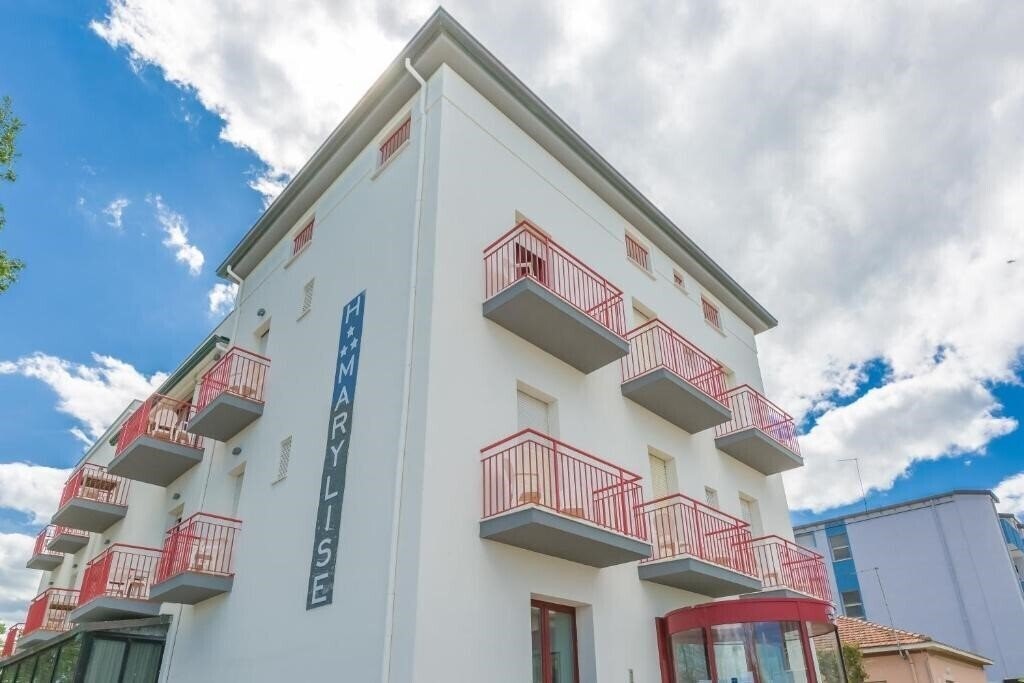 Готель Marylise Hotel 3*