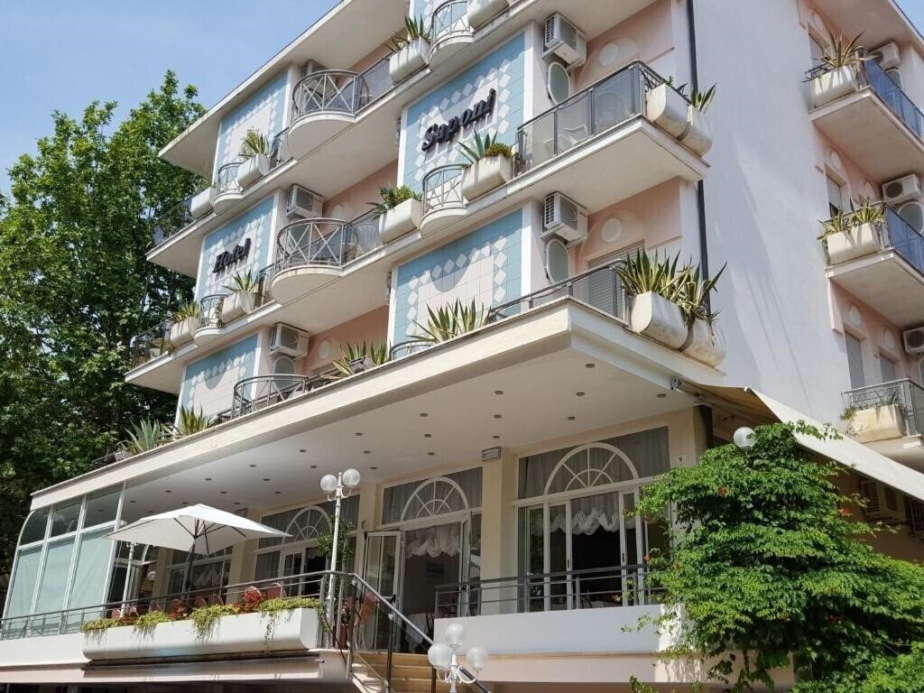 Отель Saponi Hotel 3*