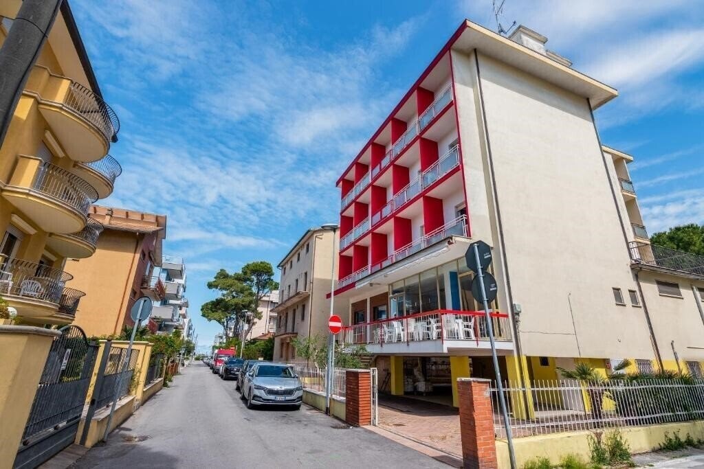 Отель Serafini Hotel 2*