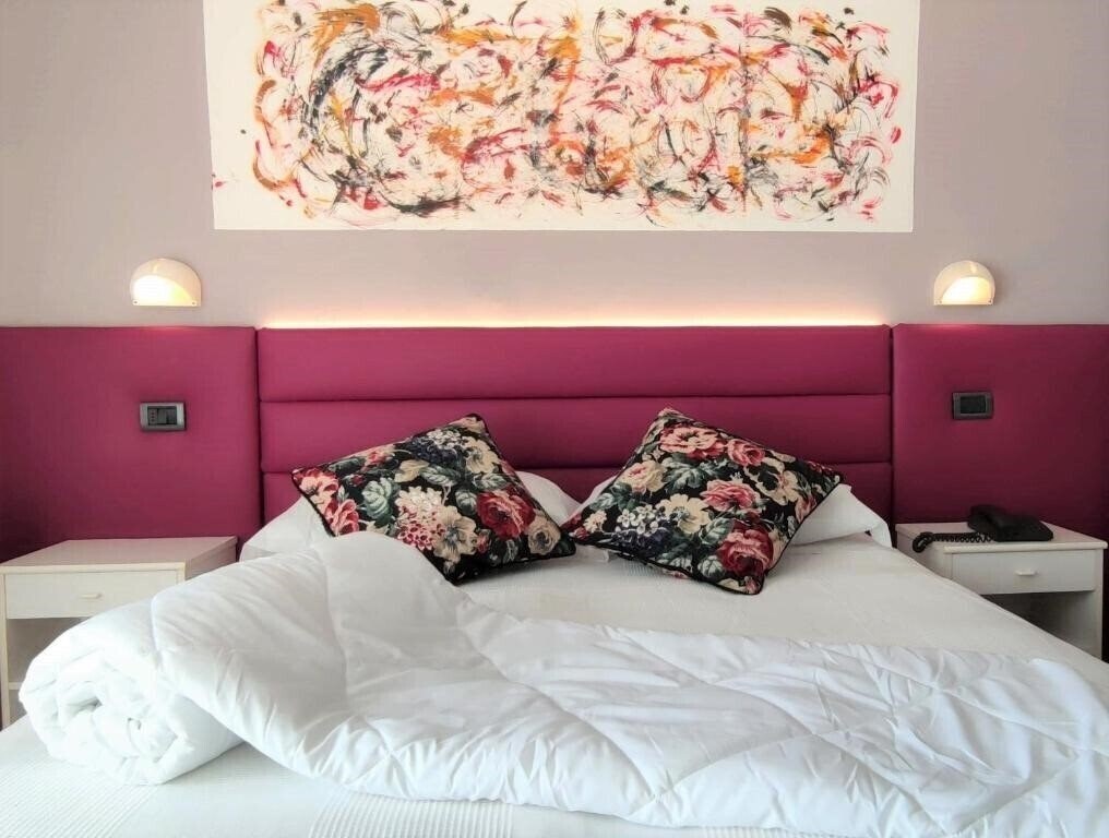 Отель Villa Platani Hotel (Riccione) 2*