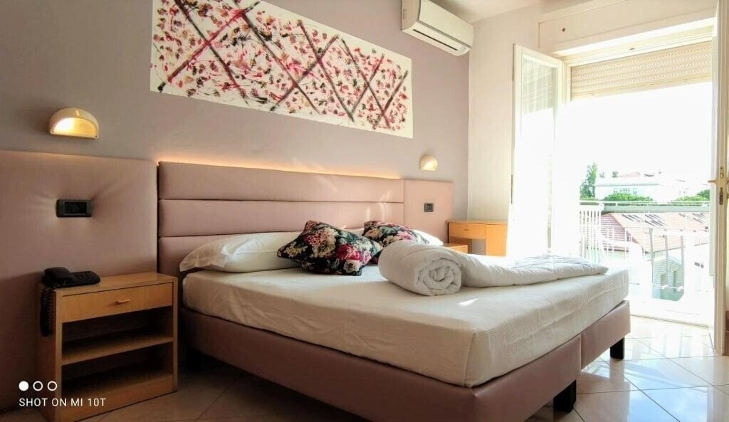 Картинка Villa Platani Hotel (Riccione) 2*