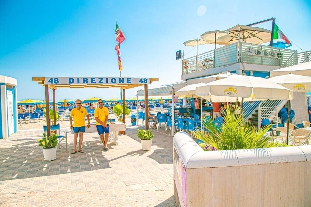 Картинка Hotel Ambasciatori (Bellaria) 3*