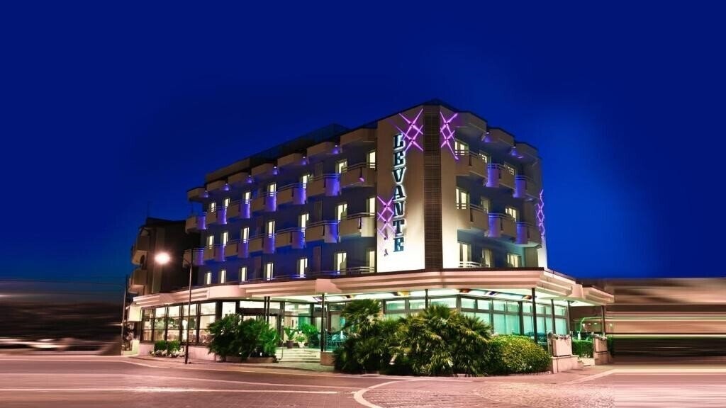 Фото Hotel Levante (Bellaria) 4*