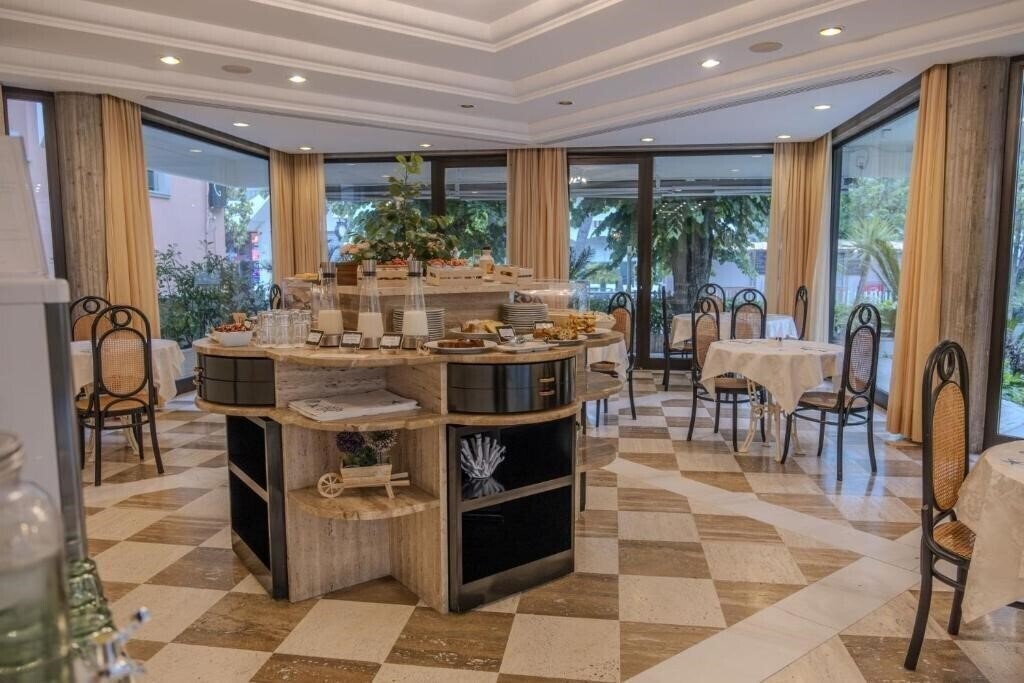 Картинка Hotel President - Vintage Hotel In Centro (Riccione) 4*
