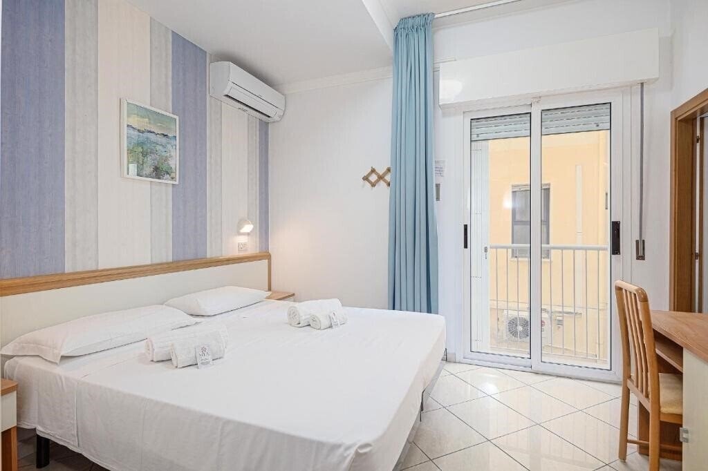 Фотографія Hotel Blue Ribbon 2*