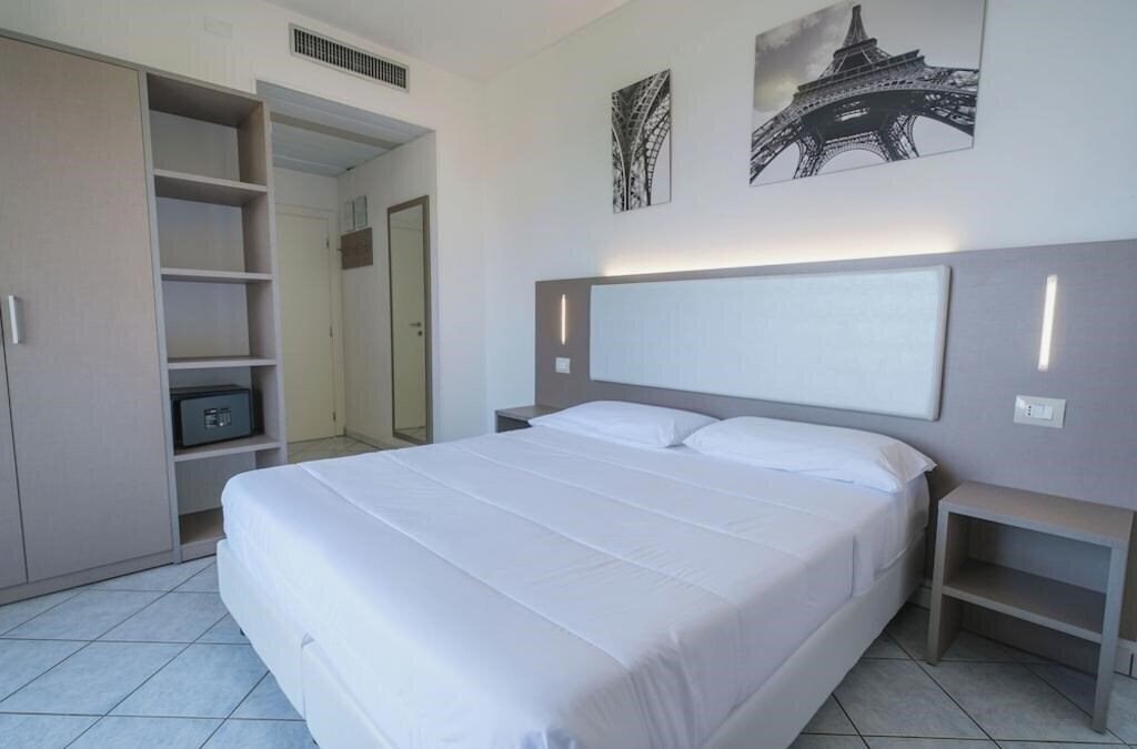 Фотографія Hotel Carlton Riccione 3*