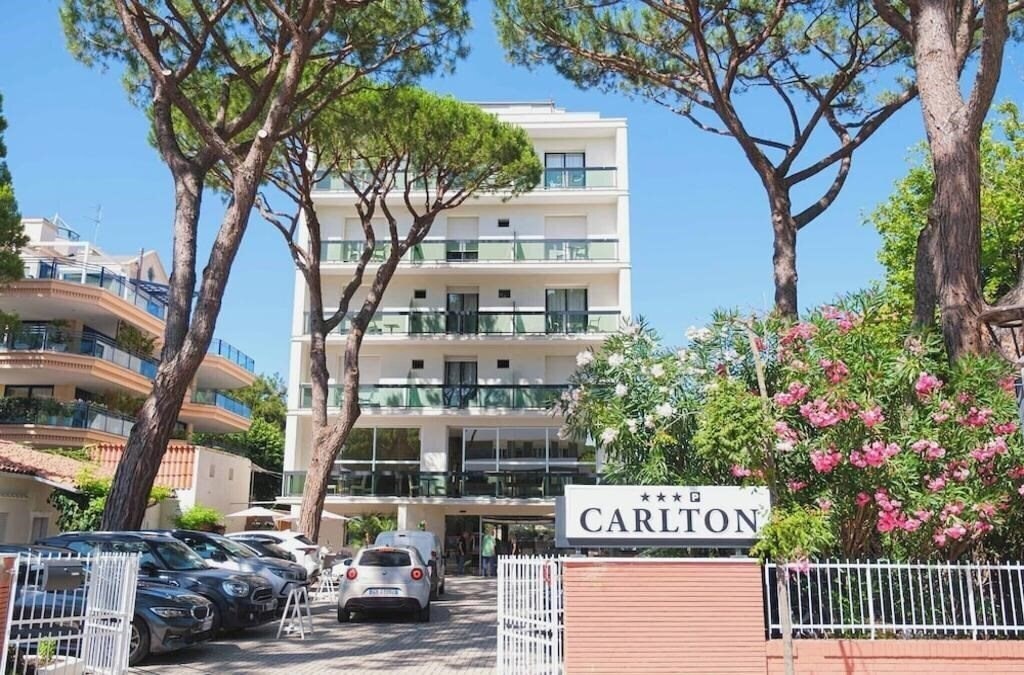Готель Hotel Carlton Riccione 3*