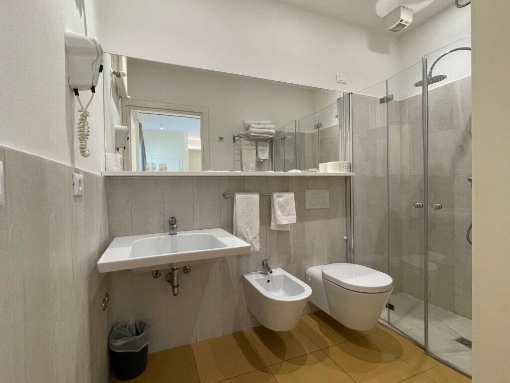 Фото Hotel City 3*