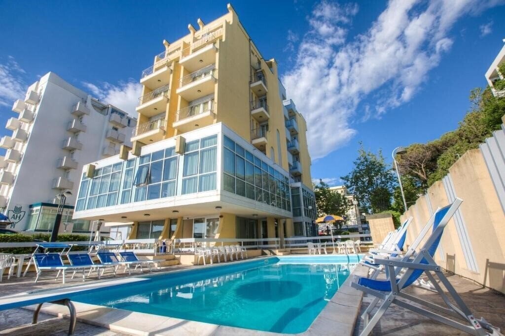 Готель Hotel Tilmar 3*
