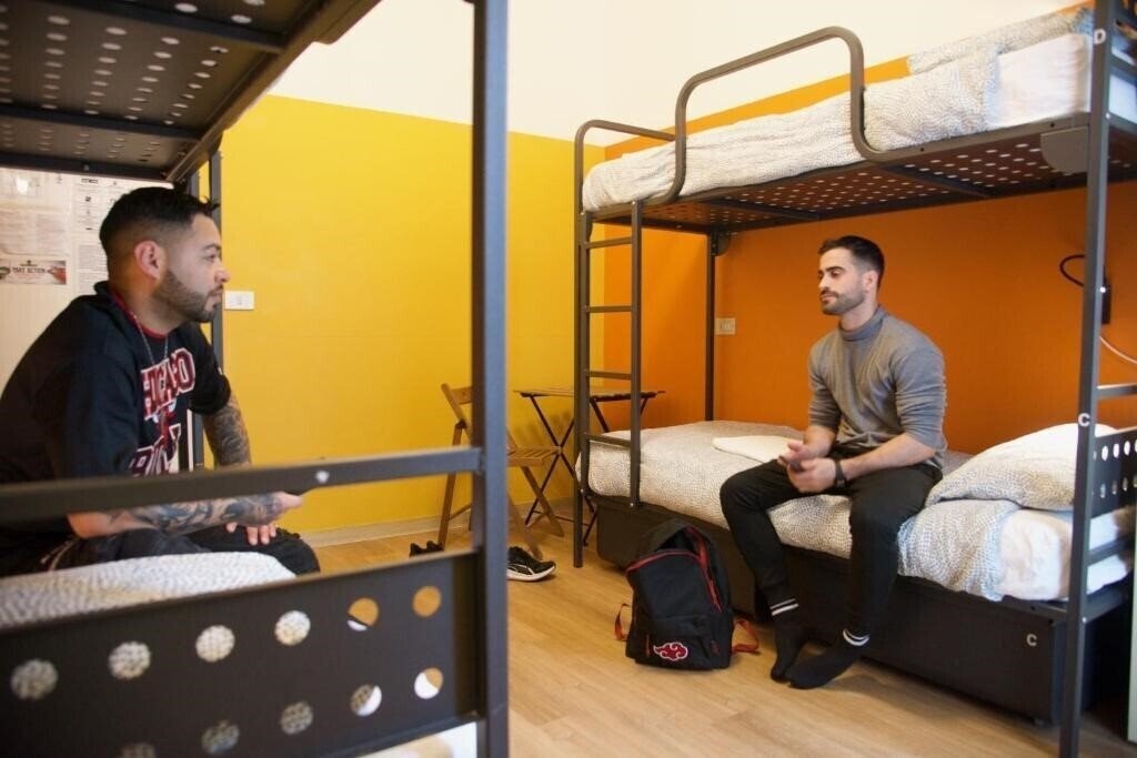 Изображение Sunflower City Backpacker Hostel 2*