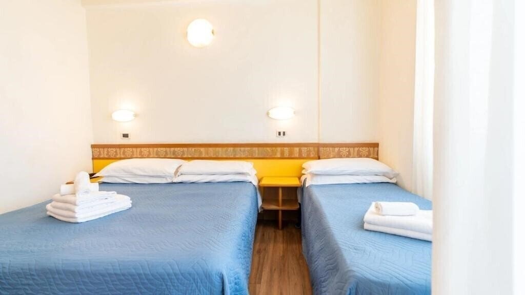 Фото Cosmopol Hotel 3*