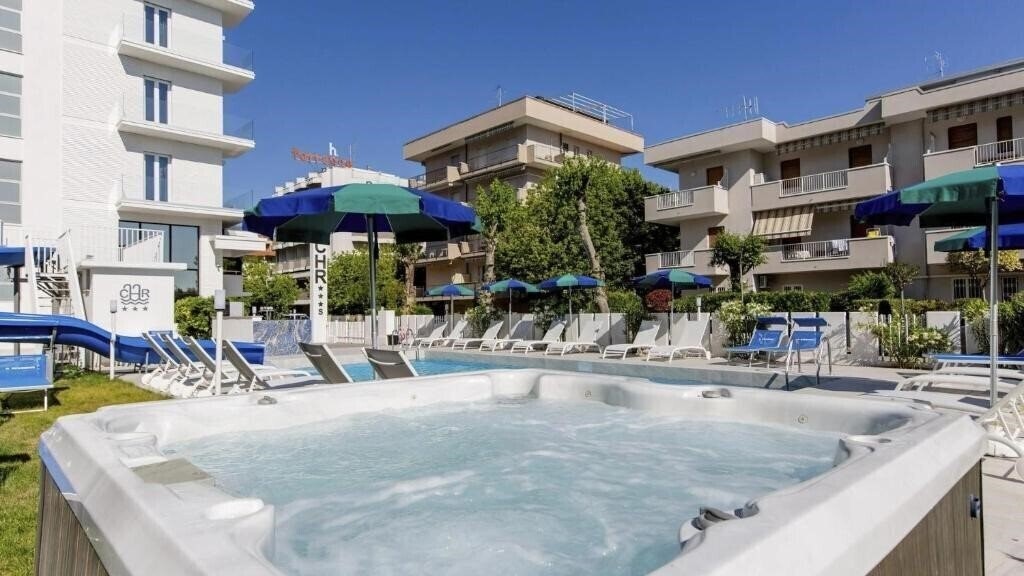 Фотографія Cosmopol Hotel 3*