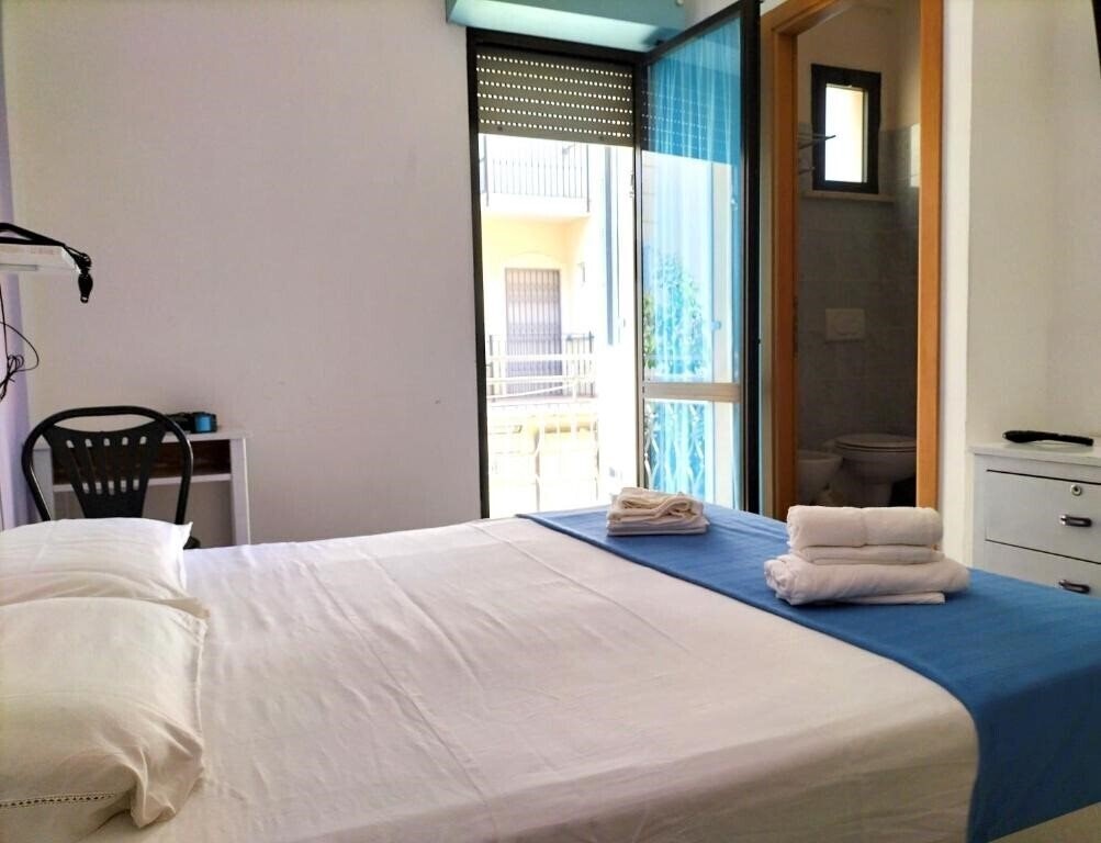 Отель Hotel Zenith 3*