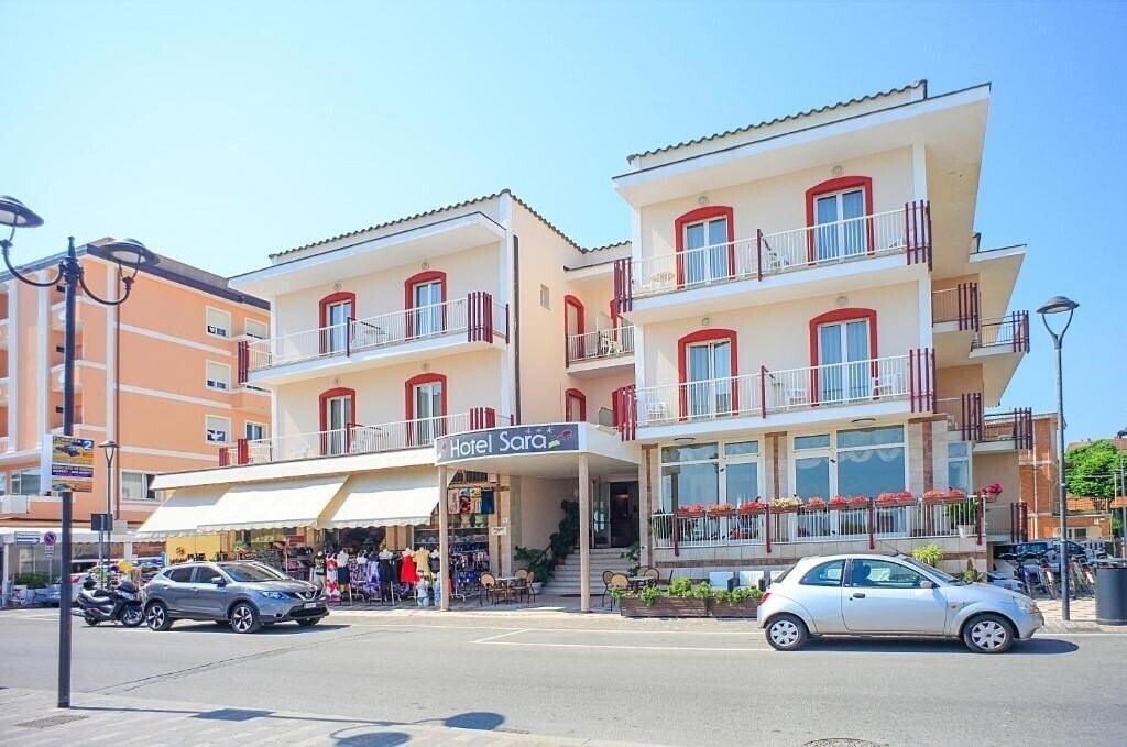 Готель Sara Hotel 3*