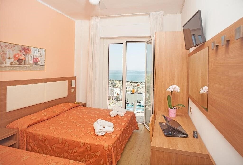 Фото Sara Hotel 3*