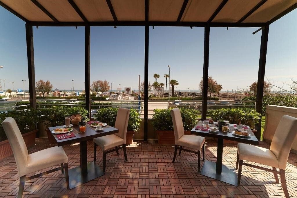 Готель Alisei Palace 4*