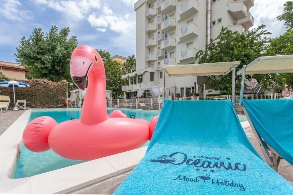 Готель Oceanic 3*