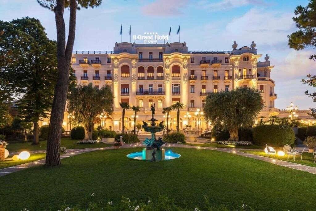 Отель Grand Hotel Di Rimini 5*