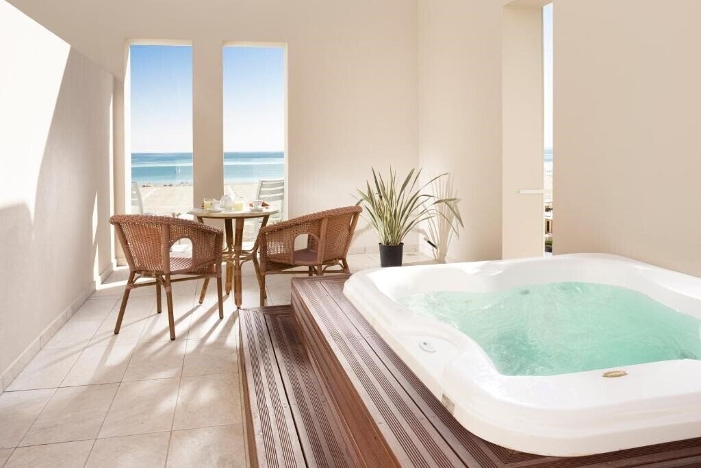 Фото Ambassador Rimini 4*