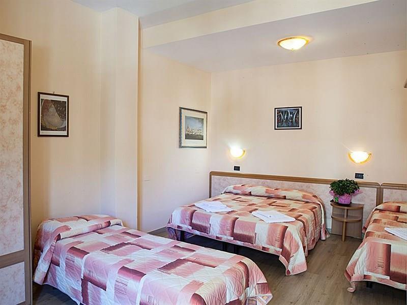 Фотографія Bamby 3*