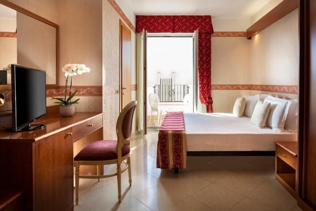 Готель Gallia Palace 4*