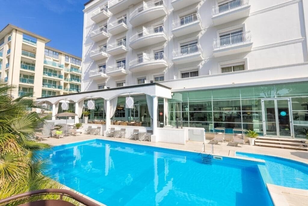 Фотографія Continental Rimini Hotel 4*