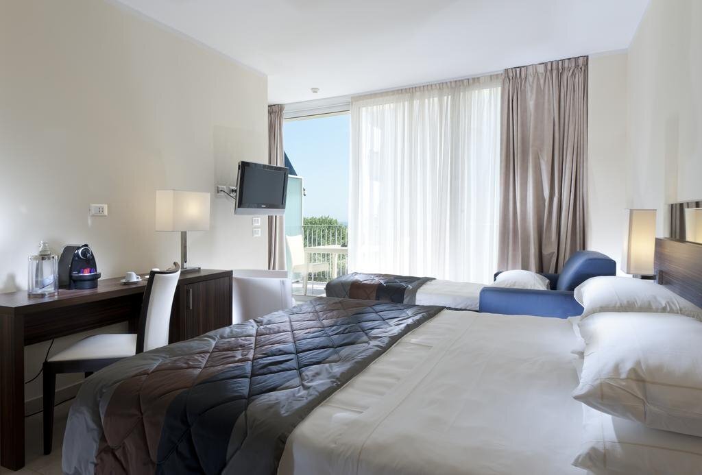 Фотографія Mercure Lungomare 4*