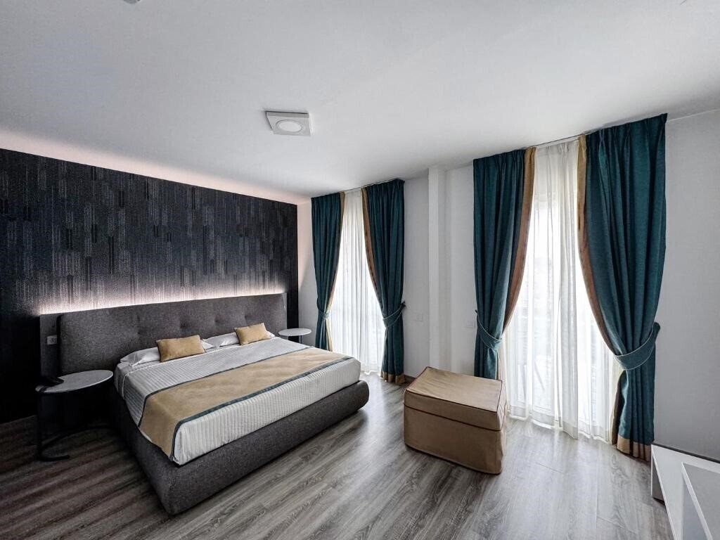 Отель Mediterranea Hotel & Convention Center Salerno 4*