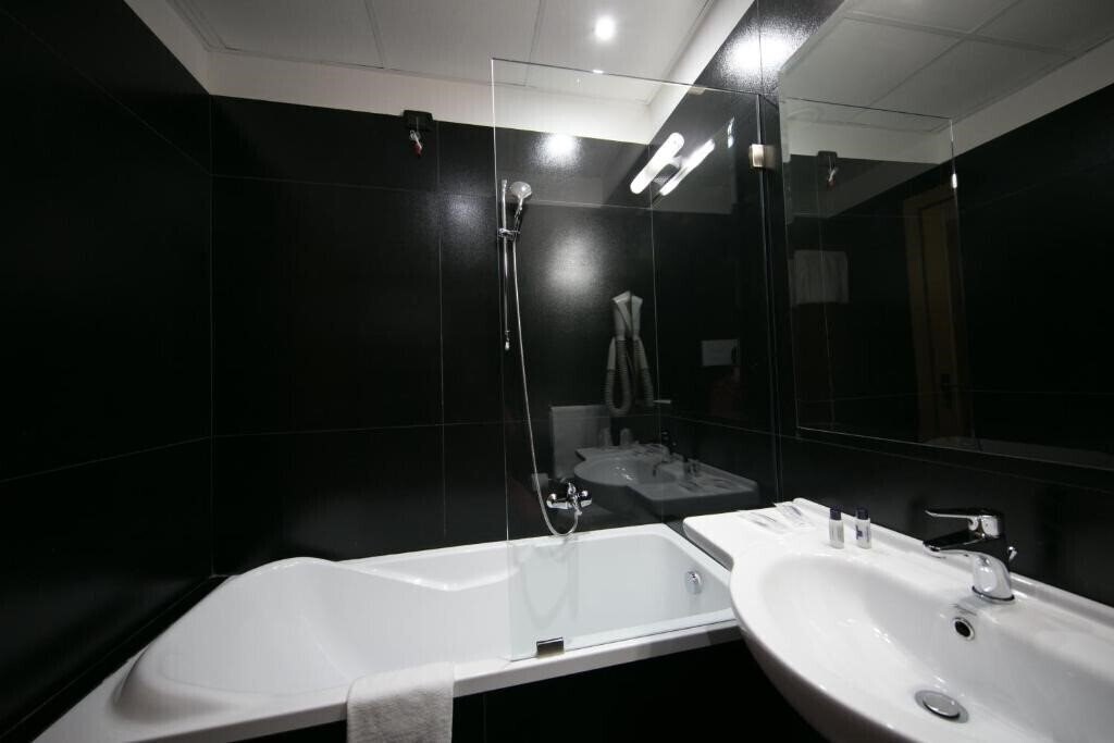 Изображение Mediterranea Hotel & Convention Center Salerno 4*