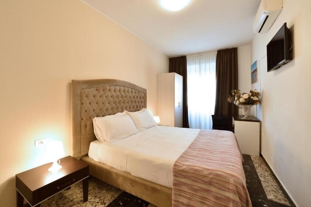 Отель Hotel La Marina 3*