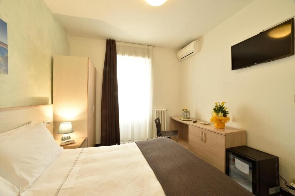 Картинка Hotel La Marina 3*