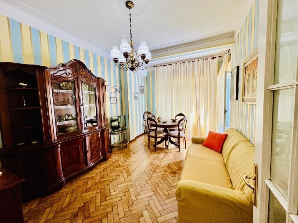 Готель Ampio Appartamento Centrale 3*