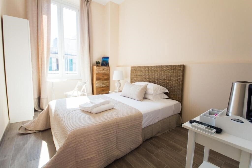 Фото Emily Rooms 3*