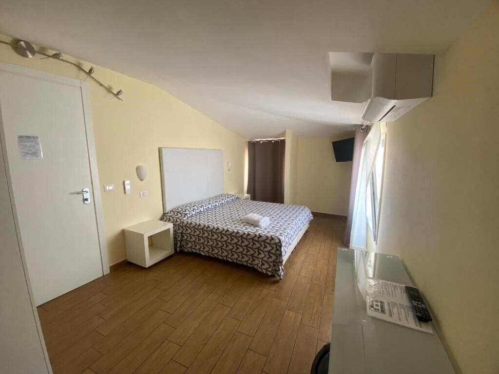 Картинка Via Mameli 5 Inn 3*
