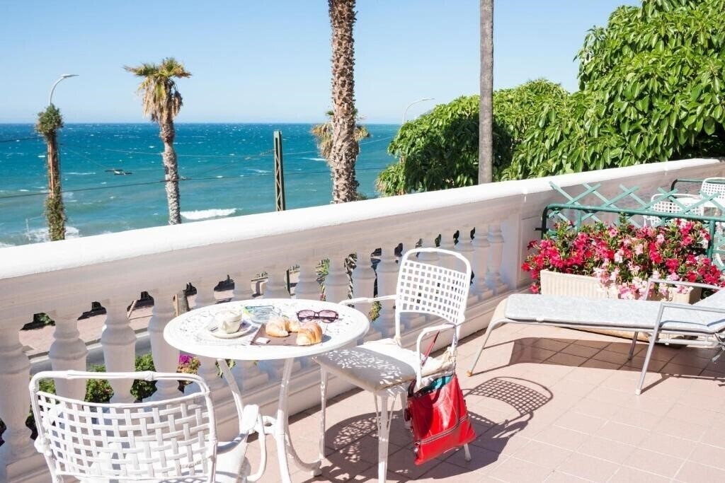 Готель Villa La Brise 3*