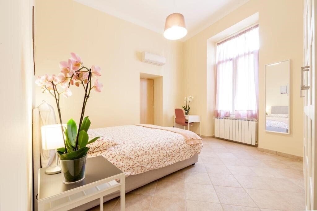 Изображение Rosa Centralissimo 3*