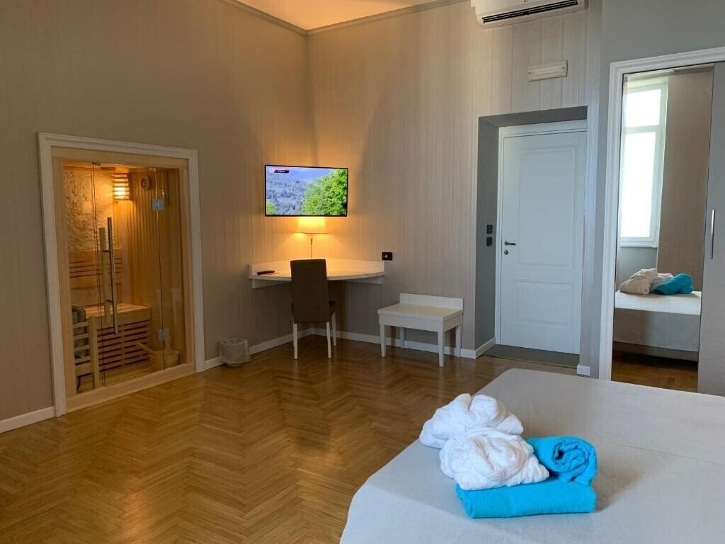 Отель Grand Hotel Des Anglais 4*