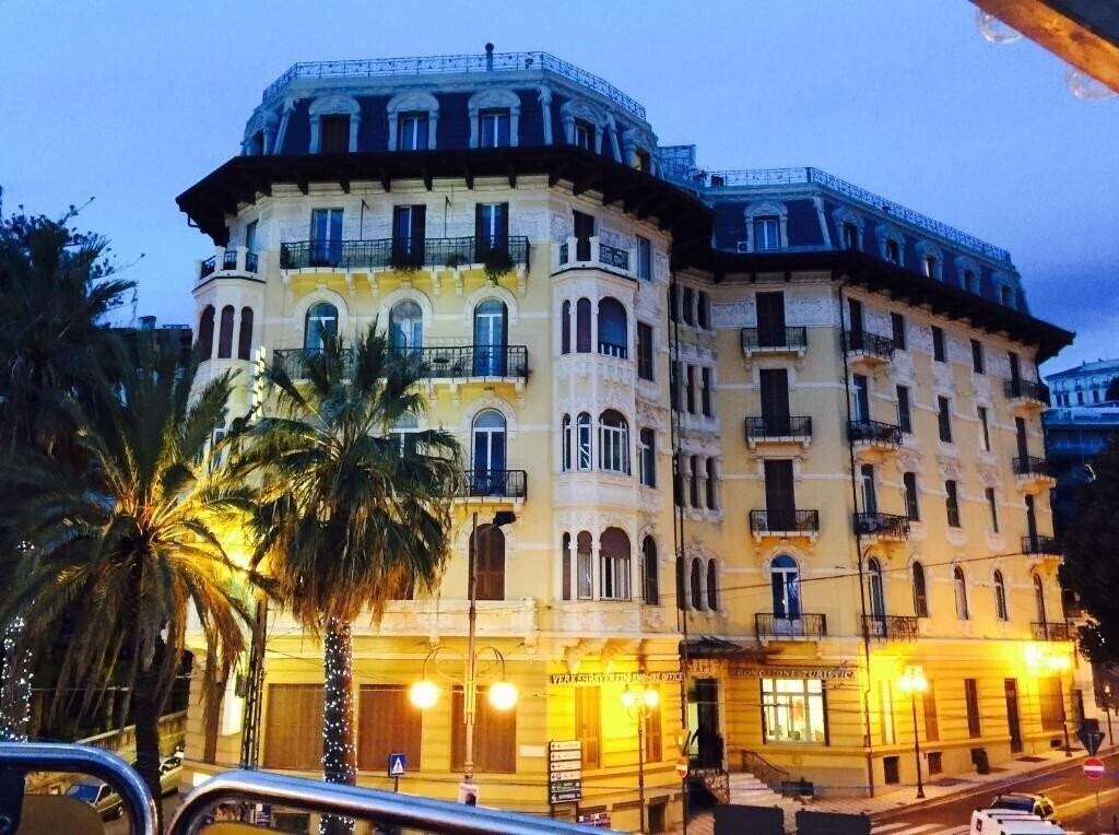 Готель Lolli Palace 3*